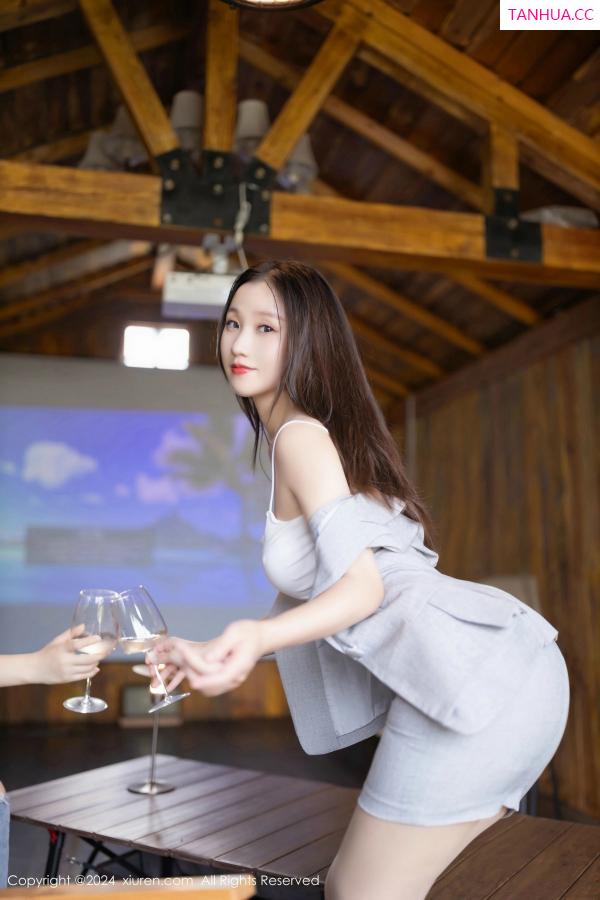   [XiuRen]高清写真图 2024.11.20 No.9474 杏子Yada 丝袜美腿第15张图片